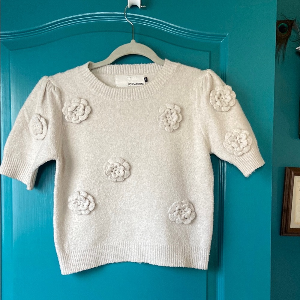 PINK MARTINI WOMANS ROSLYN SWEATER WITH ROSETTE DETAIL SIZE XS